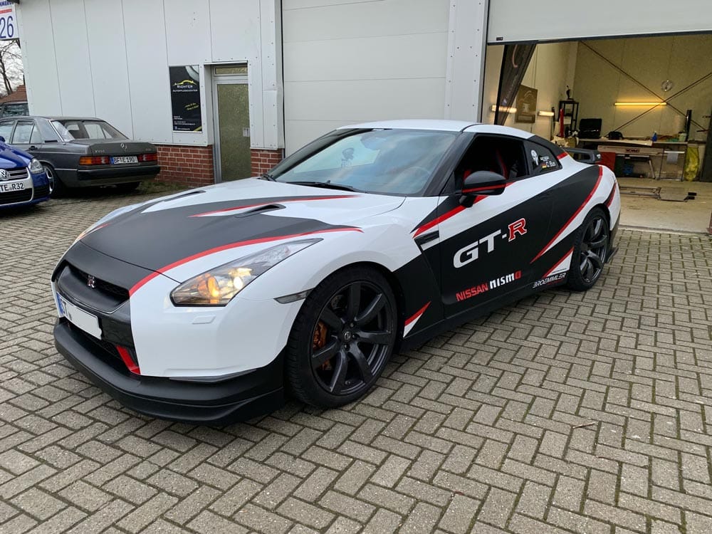 Nissan gtr 2